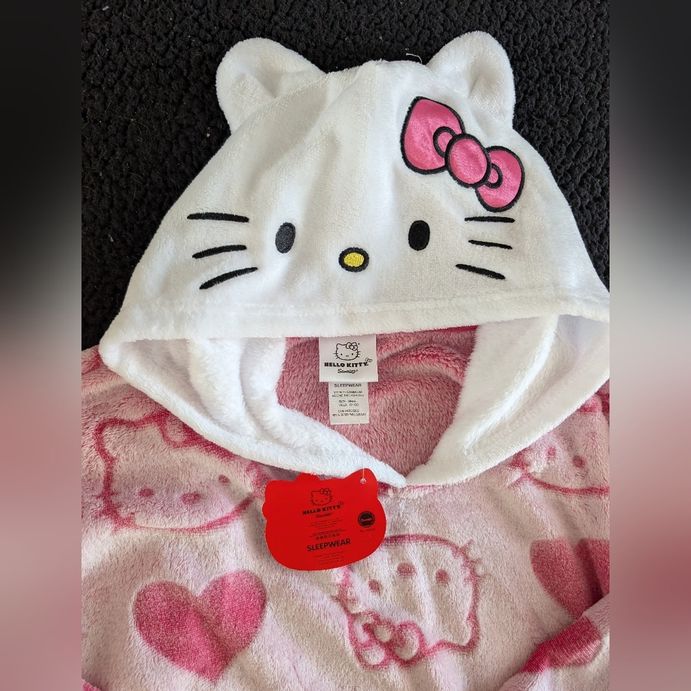Hello Kitty Pink and White Fluffy Nightgown